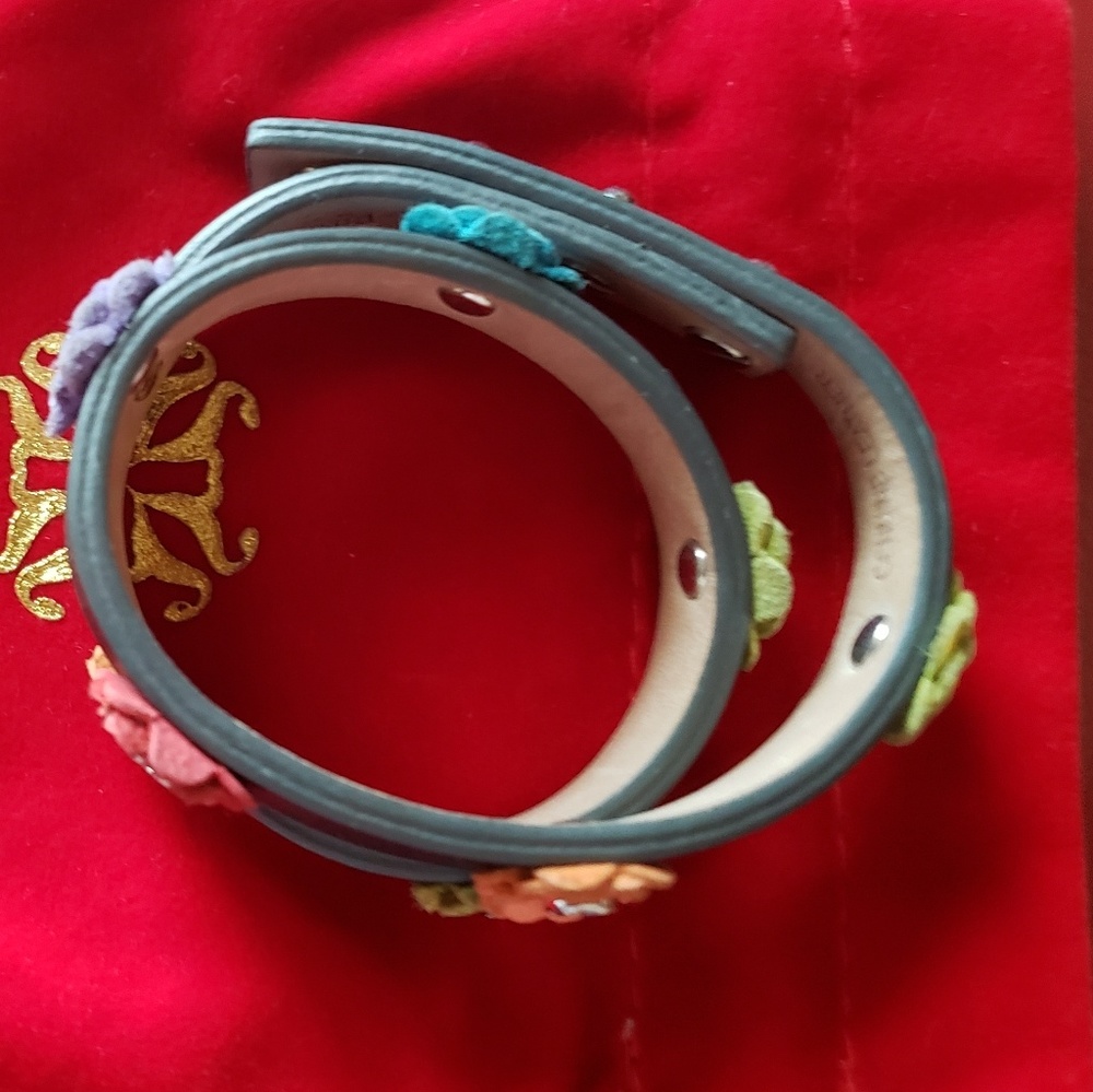 Megan Rustic Cuff - Picture 3 of 3